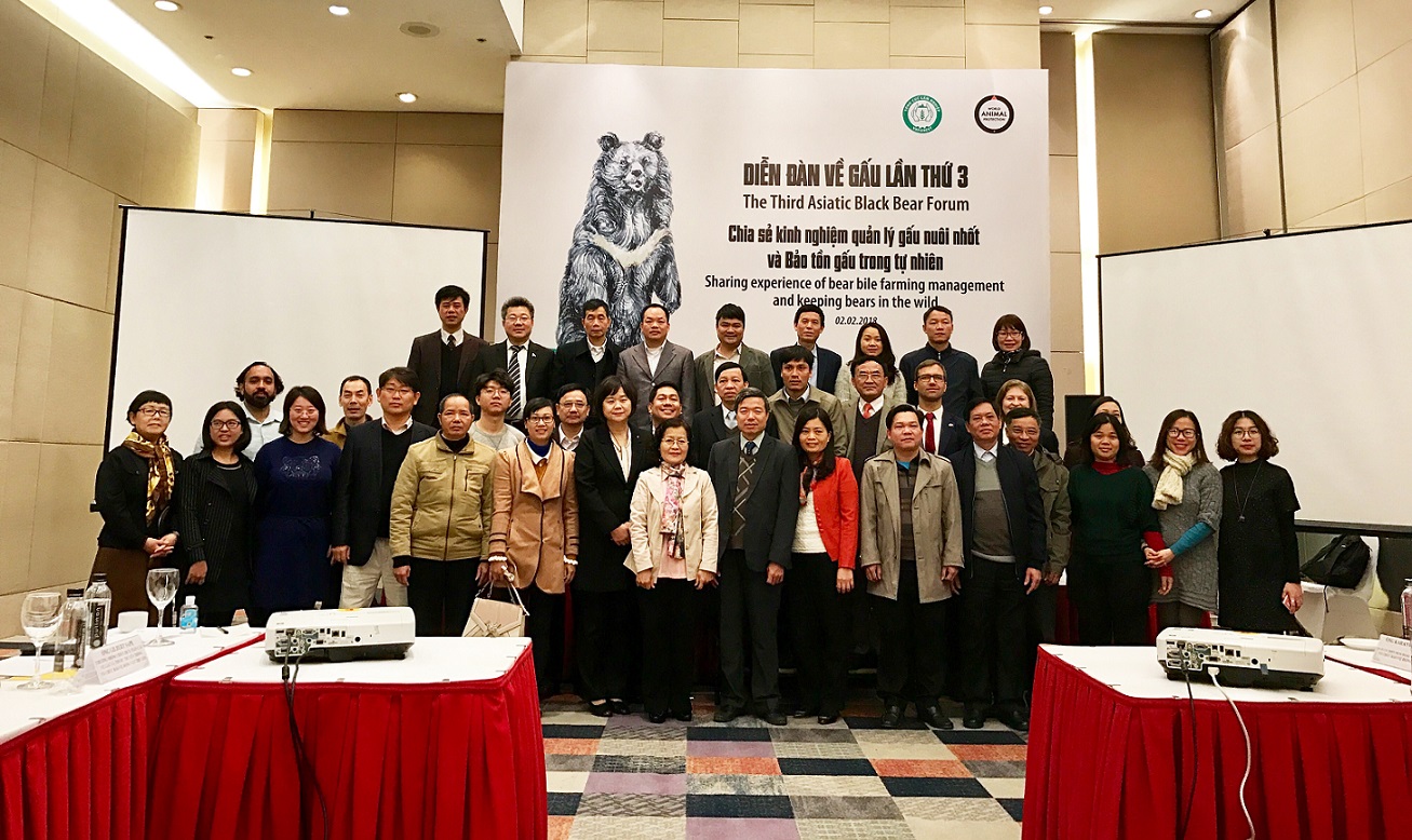 Việt[-]Nam[-]sẽ[-]sớm[-]chấm[-]dứt[-]tình[-]trạng[-]nuôi[-]nhốt[-]gấu[-]lấy[-]mật[-]trong[-]một[-]tương[-]lai[-]không[-]xa